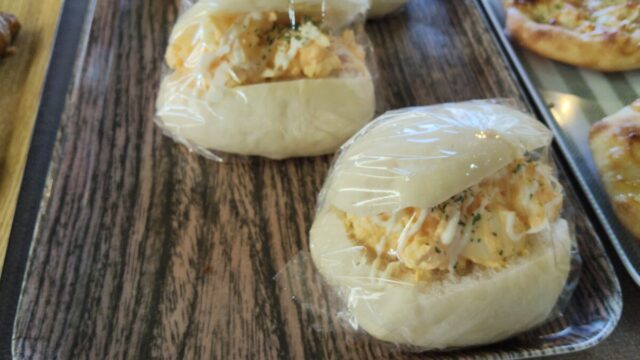 ベーカリーあんのたまご丸パン